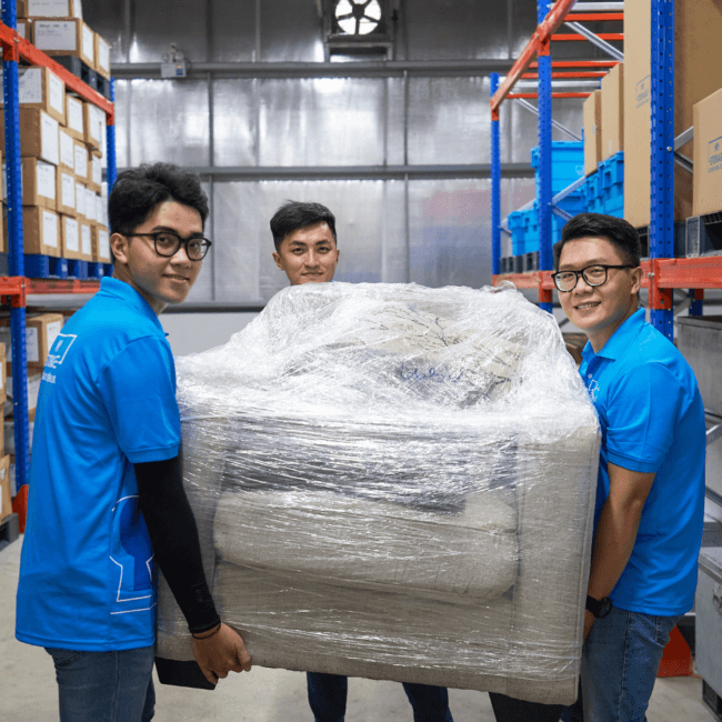 Nhân viên hỗ trợ chuyên nghiệp và 24/7 tại kho lưu trữ MyStorage Nhân viên hỗ trợ chuyên nghiệp và 24/7 tại kho lưu trữ MyStorage